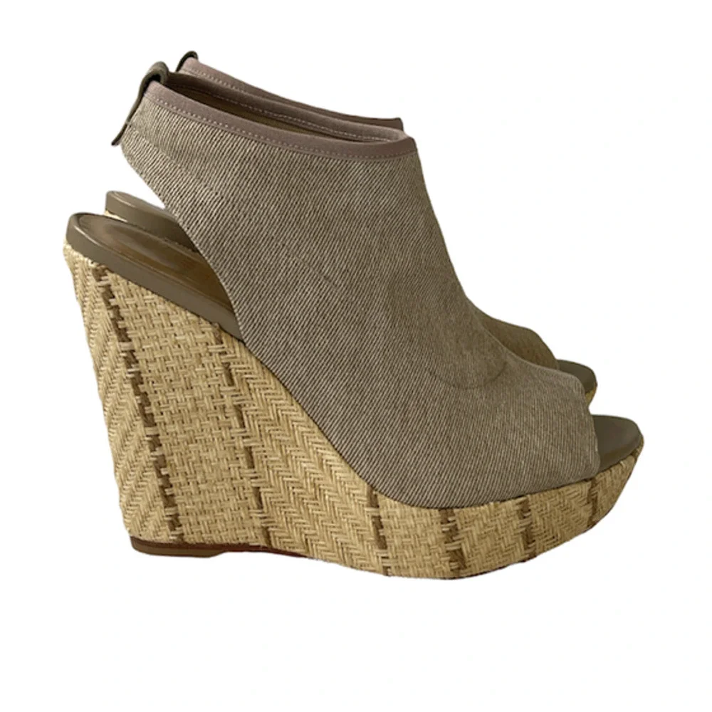 Stuart Weitzman Creamy Beige Open Toe Wedge Espadrille Sandals Size 6.5